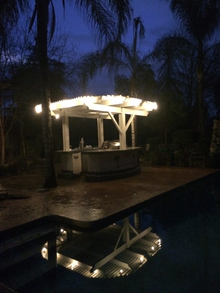 outdoor kitchen pergola